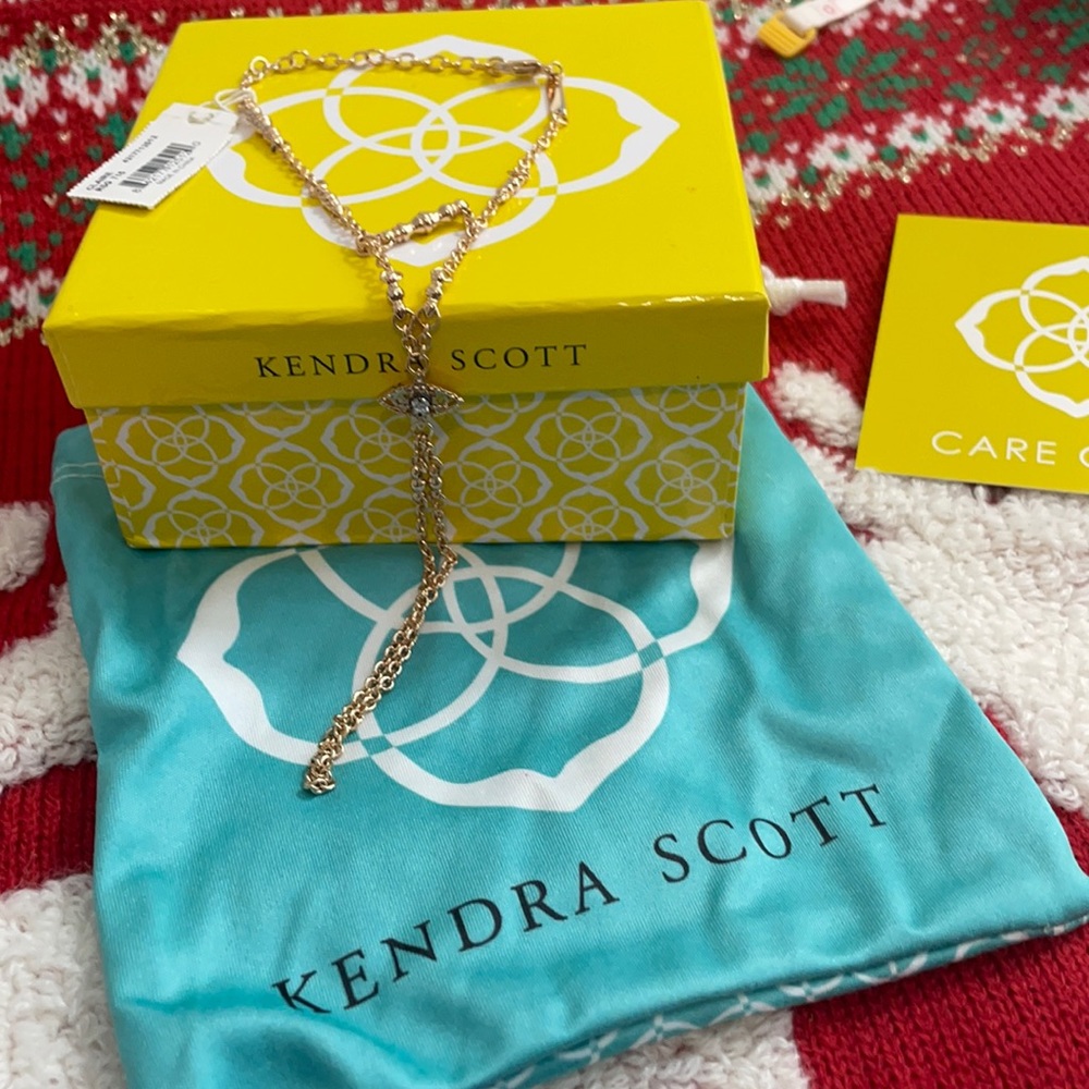 NWT Kendra Scott Retired & Unique Bracelet with Dangling Chain. Rose Color!